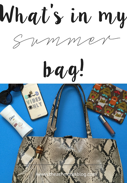 What to carry in your bag this Summer!